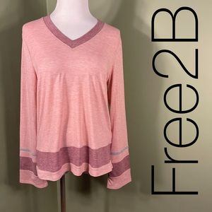 M Free2B long sleeved tee-shirt